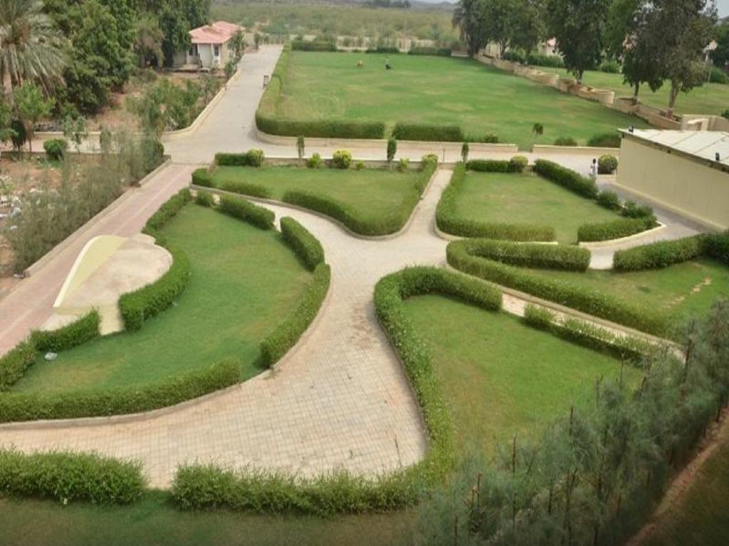 Seven Sky Clarks Exotica Hotel Bhuj Eksteriør billede