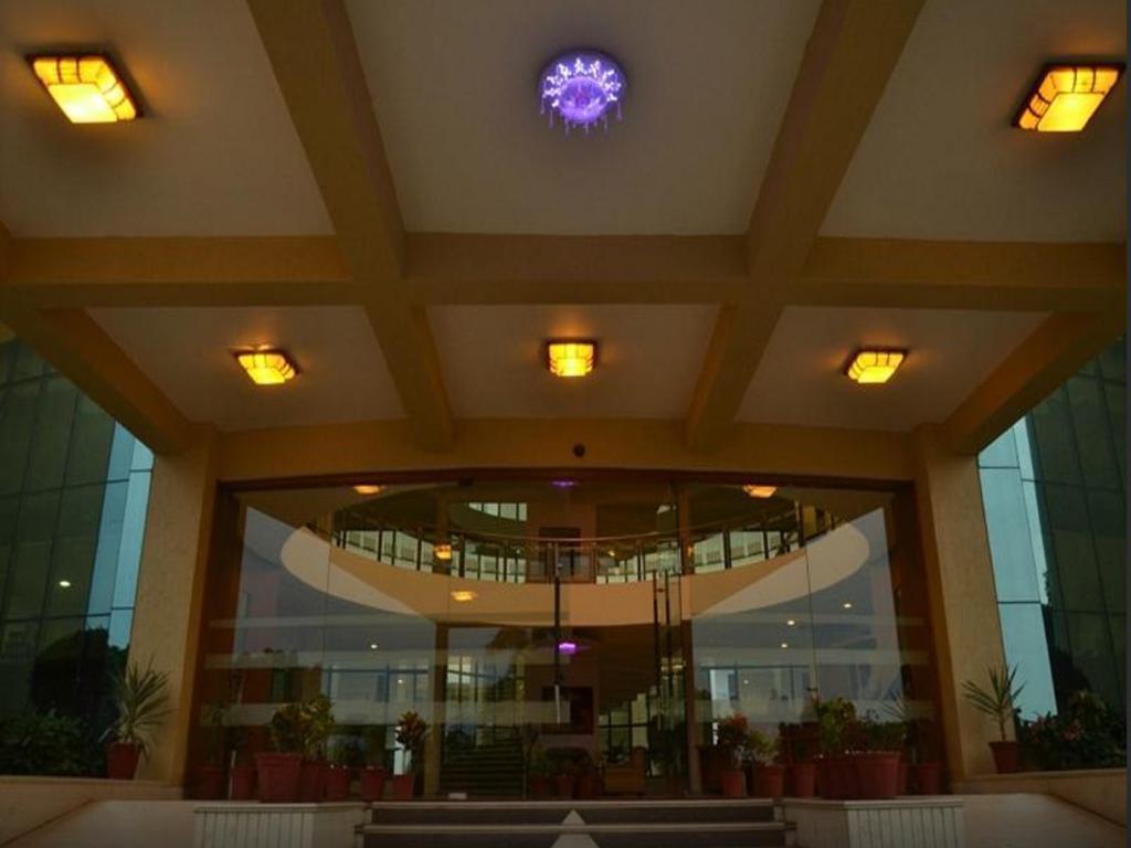 Seven Sky Clarks Exotica Hotel Bhuj Eksteriør billede