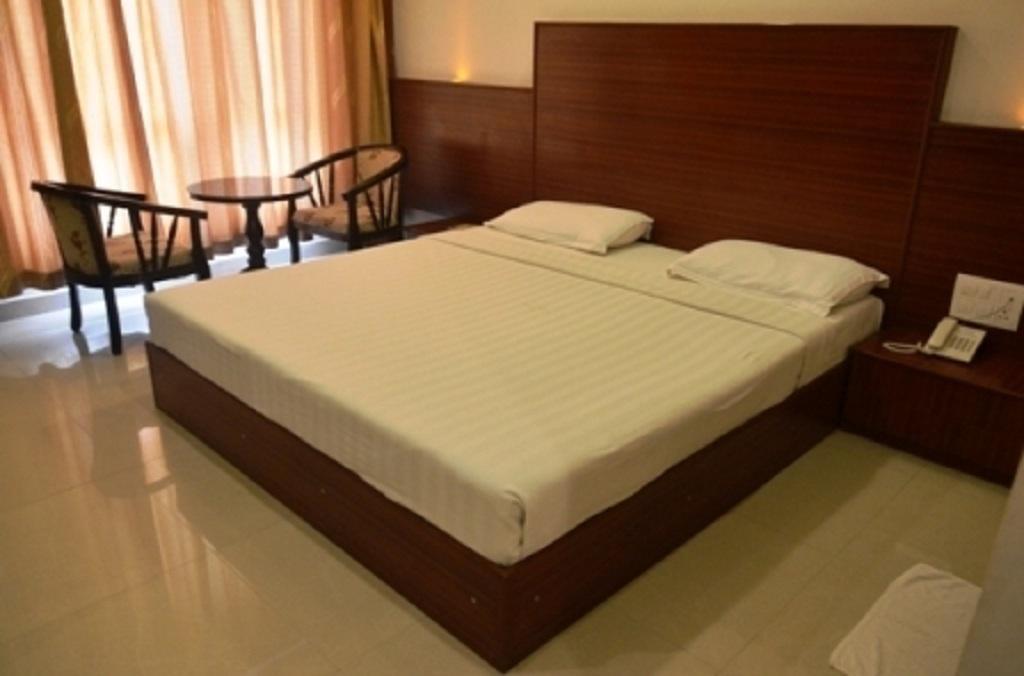 Seven Sky Clarks Exotica Hotel Bhuj Værelse billede