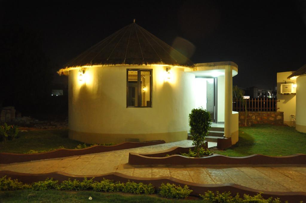 Seven Sky Clarks Exotica Hotel Bhuj Eksteriør billede