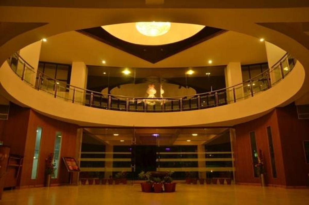 Seven Sky Clarks Exotica Hotel Bhuj Værelse billede
