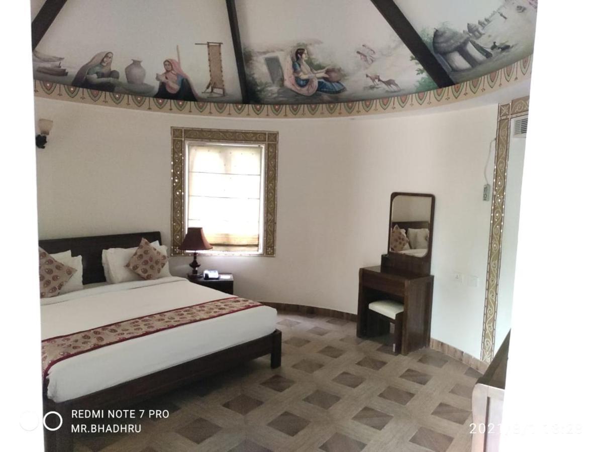 Seven Sky Clarks Exotica Hotel Bhuj Eksteriør billede