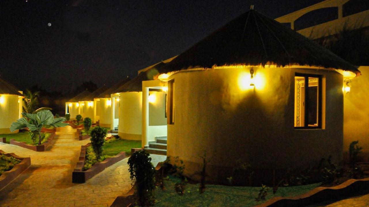 Seven Sky Clarks Exotica Hotel Bhuj Eksteriør billede