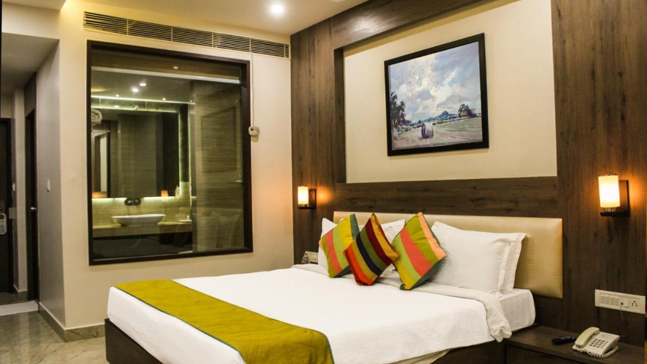 Seven Sky Clarks Exotica Hotel Bhuj Eksteriør billede