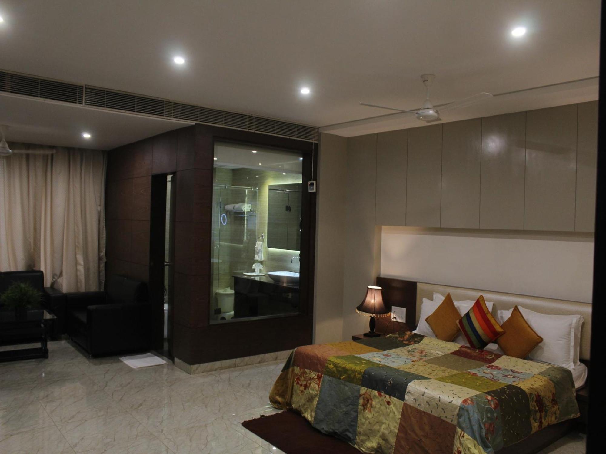 Seven Sky Clarks Exotica Hotel Bhuj Eksteriør billede
