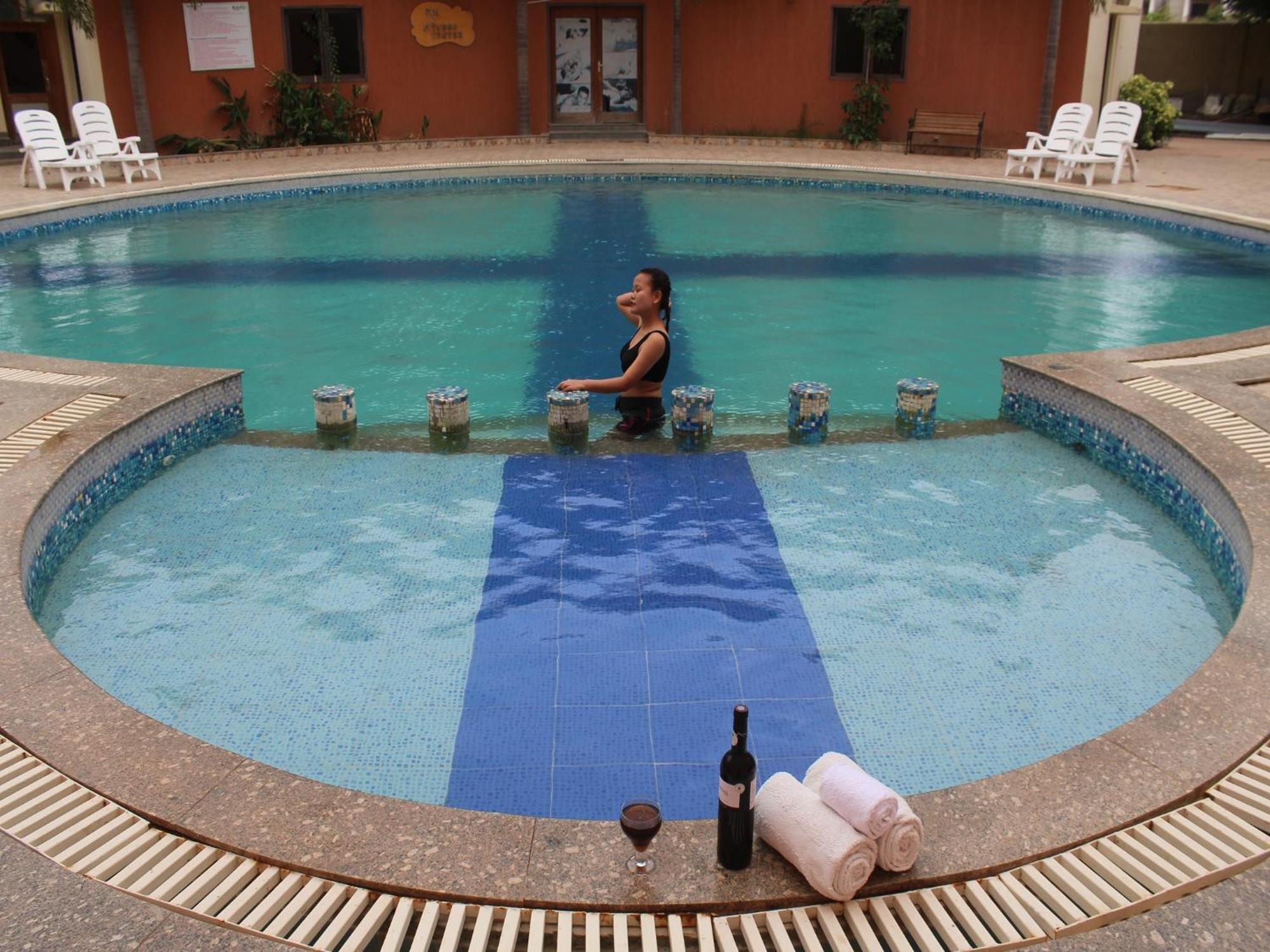 Seven Sky Clarks Exotica Hotel Bhuj Eksteriør billede
