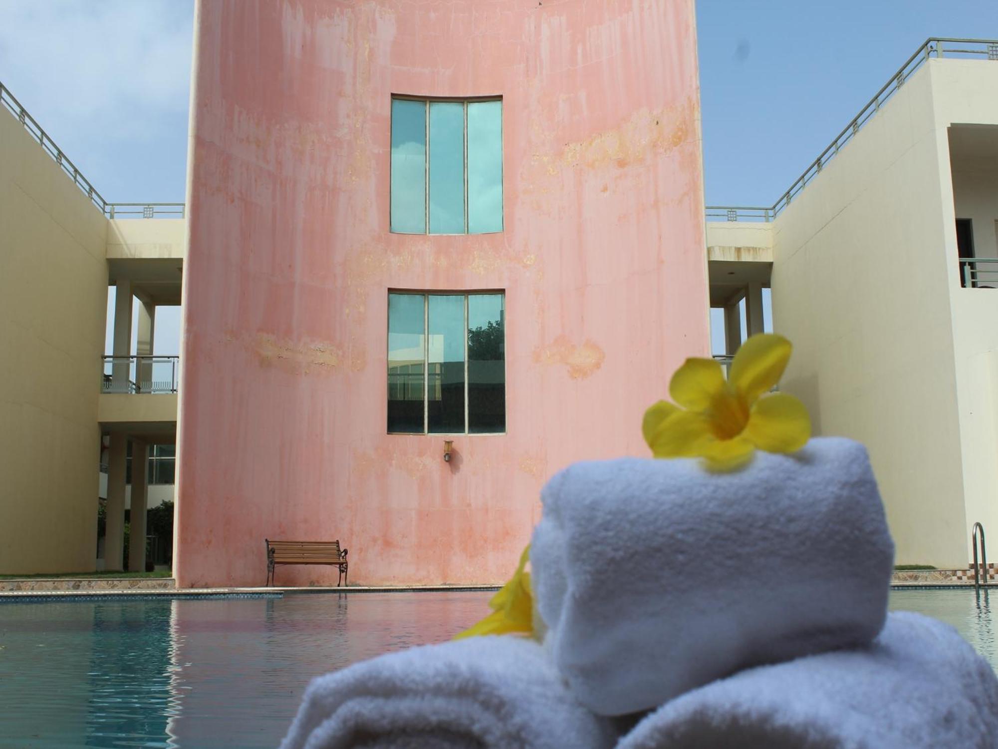 Seven Sky Clarks Exotica Hotel Bhuj Eksteriør billede
