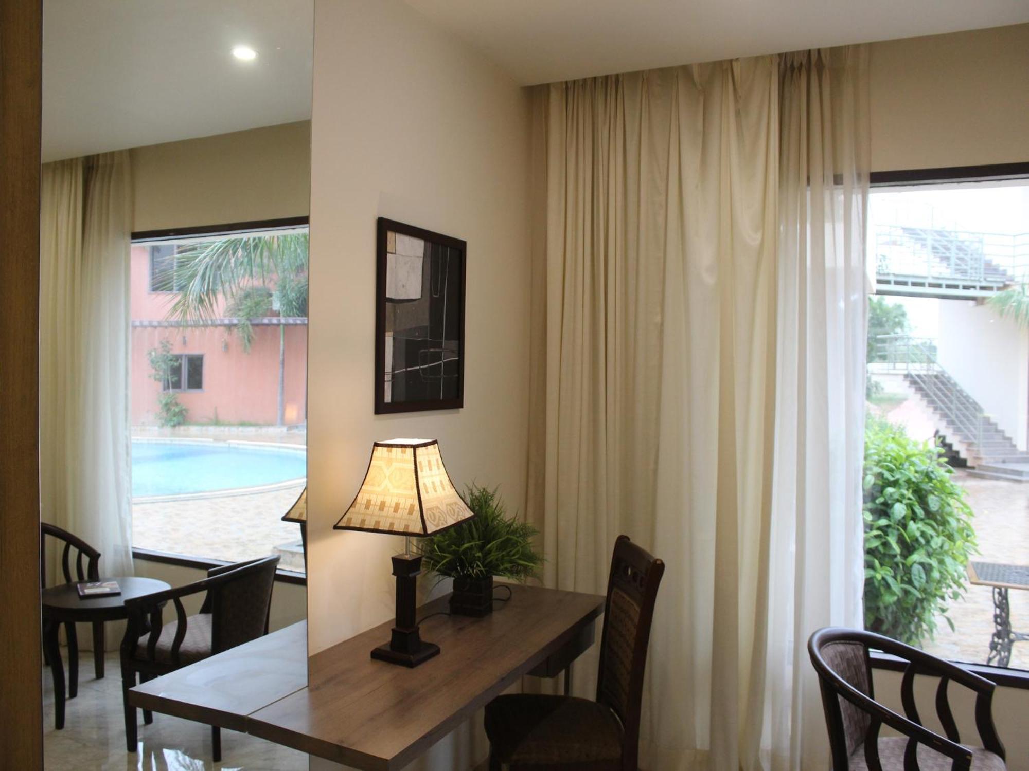 Seven Sky Clarks Exotica Hotel Bhuj Eksteriør billede