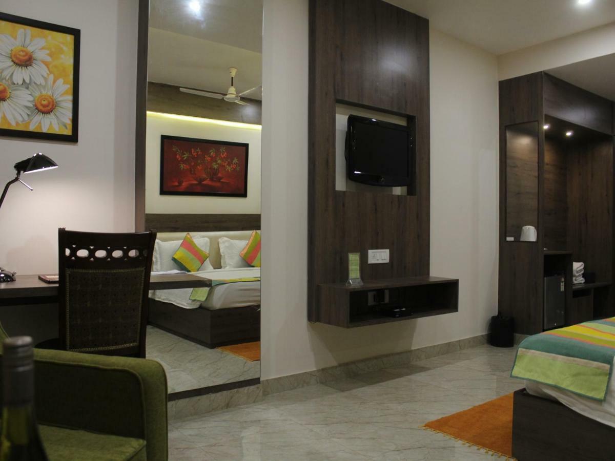 Seven Sky Clarks Exotica Hotel Bhuj Eksteriør billede