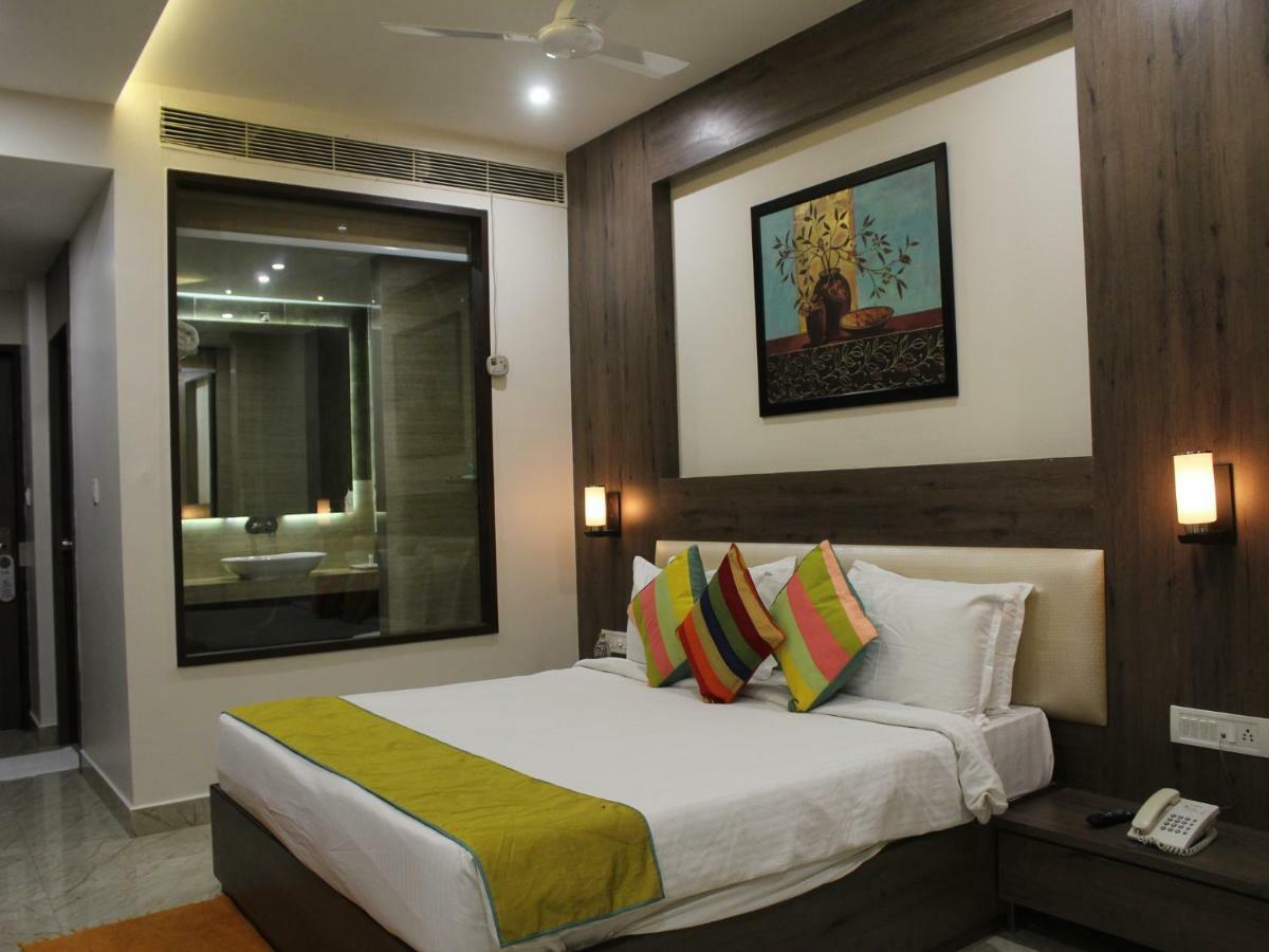 Seven Sky Clarks Exotica Hotel Bhuj Eksteriør billede