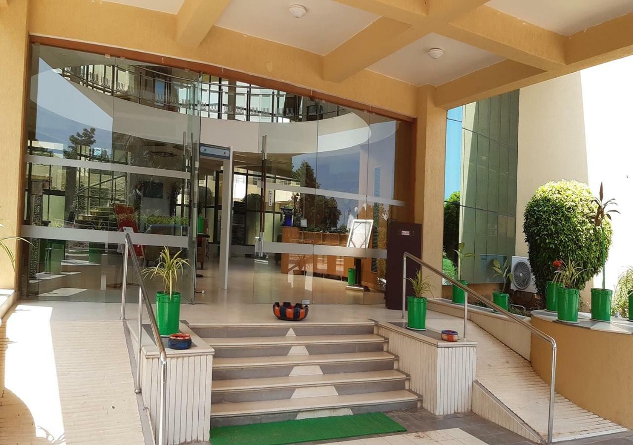 Seven Sky Clarks Exotica Hotel Bhuj Eksteriør billede